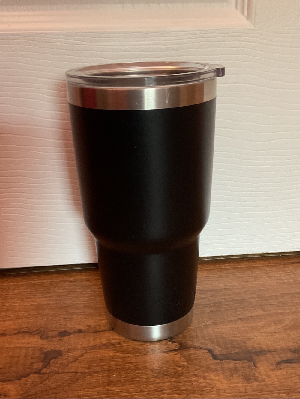 Lot of three Yeti Tumblers with Lids 30 oz. - Picture 9 of 11